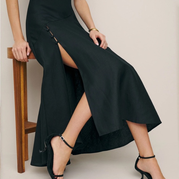 The Reformation Bekki Linen Dress - Picture 6 of 7